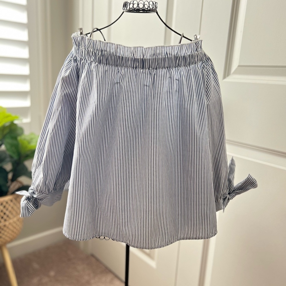 American Eagle Outfitters Blue and White Striped Off-Shoulder Women's Top Size M